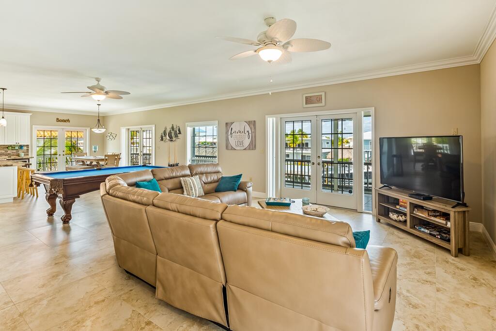 Bahama Manor - thumb 2