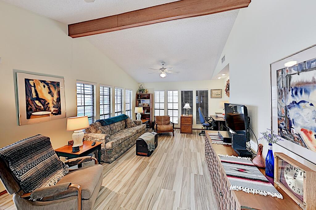 Bayside Getaway: Pools, Tennis, Golf, Private Dock Home - thumb 1
