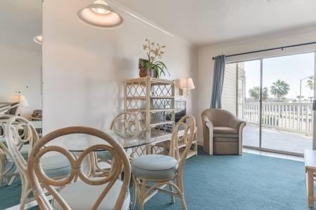 Beachside Condo Near Convention Center - thumb 2
