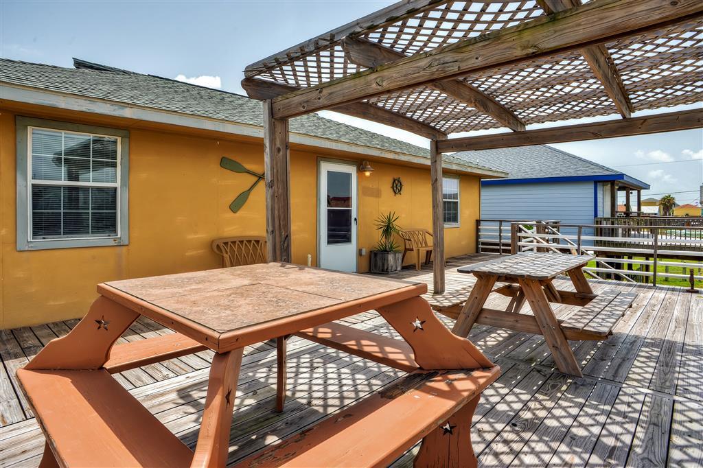 Beautiful Beach House With Sunset View & Large Deck! - thumb 3