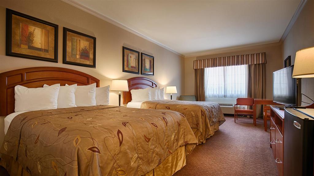 Best Western Inn & Suites Cleveland - thumb 1