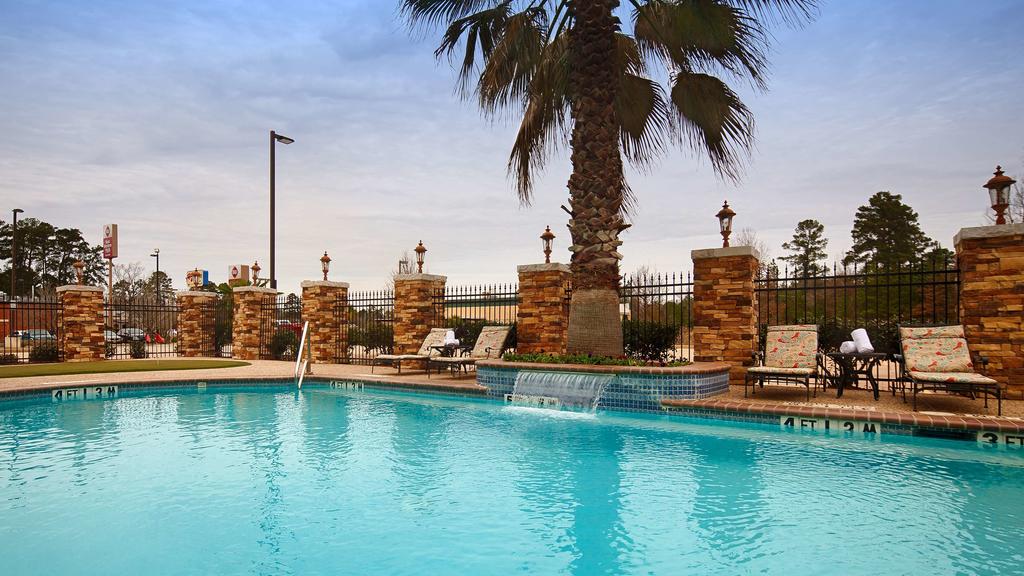 Best Western Plus Crown Colony Inn & Suites - thumb 1