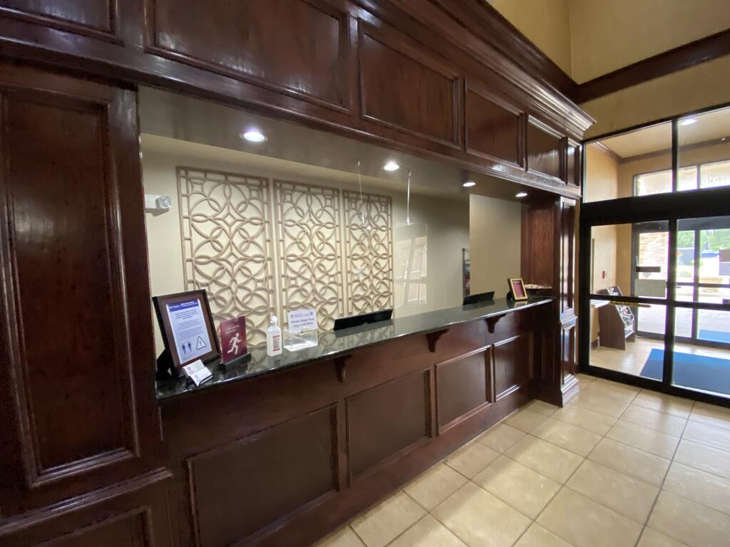 Best Western Plus Crown Colony Inn & Suites - thumb 2