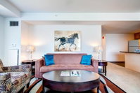 Bluebird Suites in Kendall Square Accommodation Texas