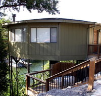 Bluff Side Bungalow on Lake Travis pool  hot tub next to marina 9 - Accommodation Texas