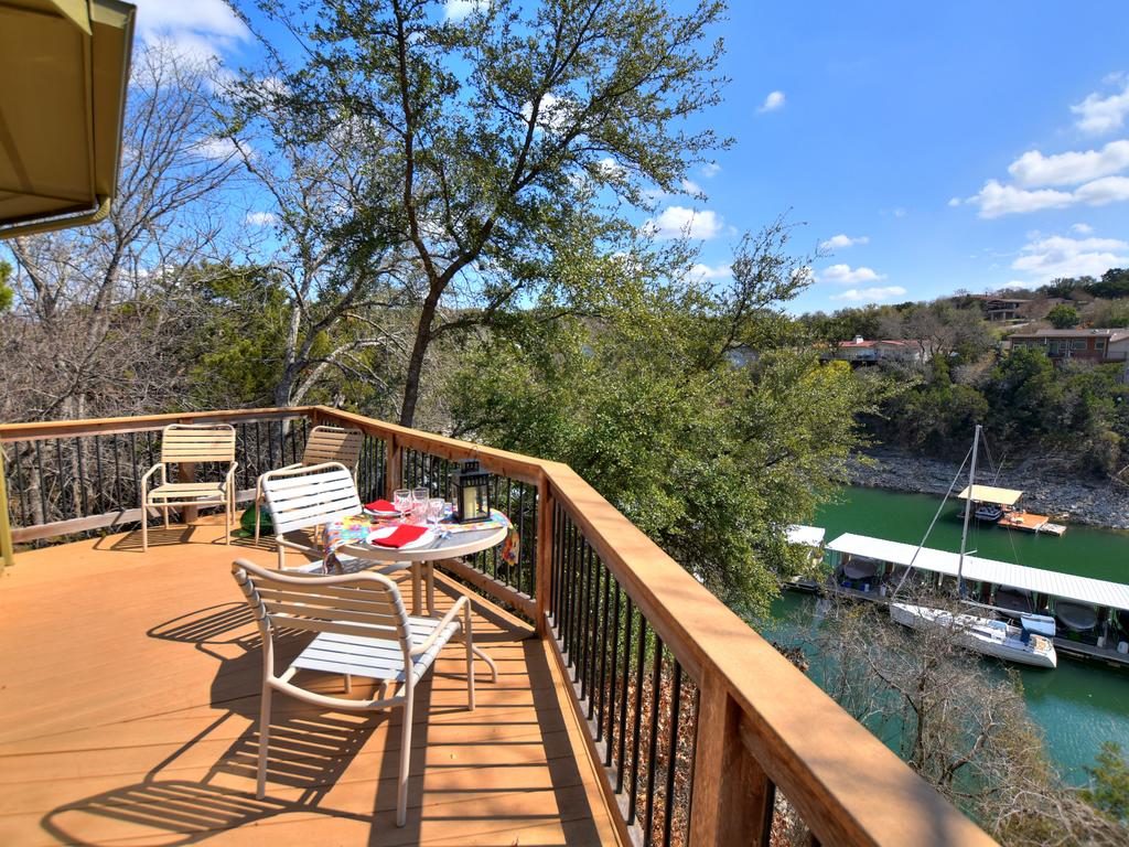 Bluff Side Bungalow On Lake Travis, Pool & Hot Tub, Next To Marina (#9) - thumb 1