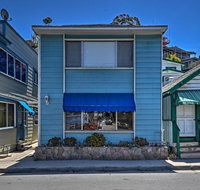 Catalina Island Duplex - Steps to Beach and Pier - Accommodation Texas