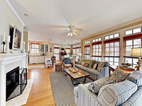 Charming  Spacious Condo 200 Steps from the Sand condo Accommodation Texas