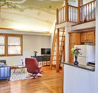 Charming Gainesville Townhome with Patio- By Downtown - Accommodation Texas