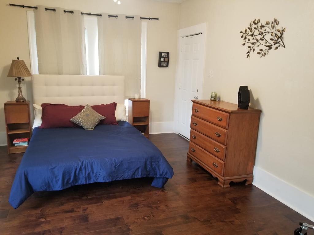 Charming Home 5 Min To Downtown - thumb 2