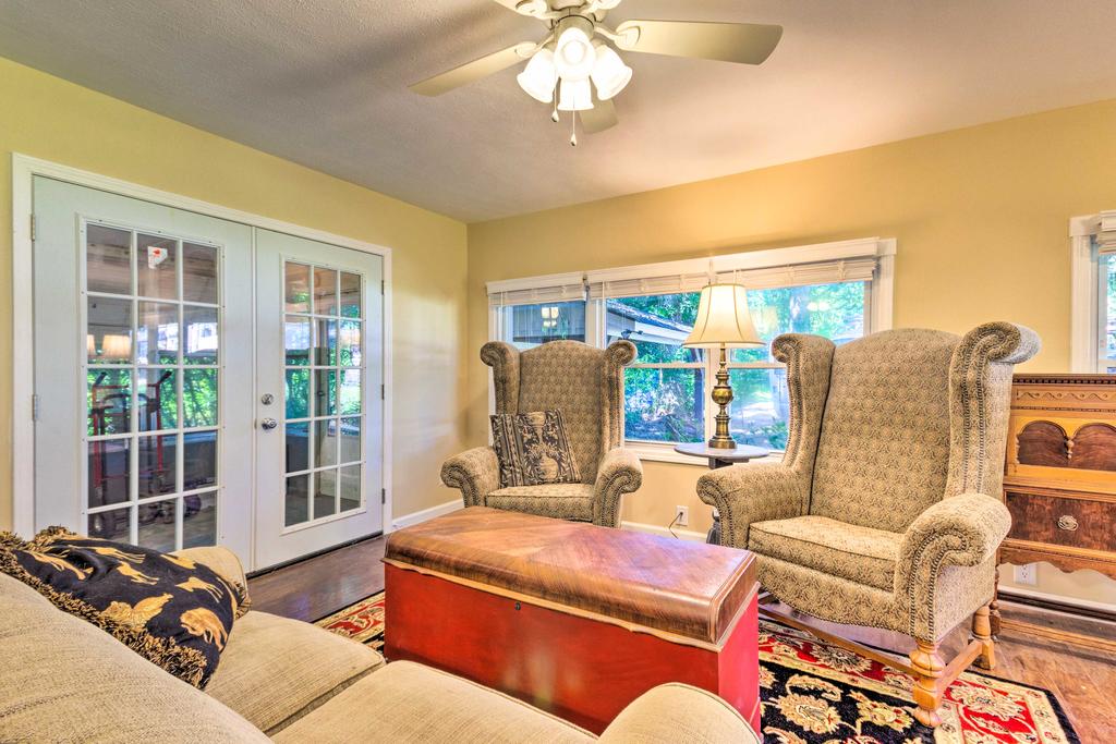 Charming Mills River Cottage With Spacious Yard! - thumb 3