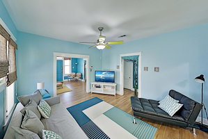 Chic Beach Bungalow With Gulf Views, Steps To Sand Home