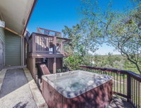 Clutter Falls Retreat- Main House Accommodation Texas