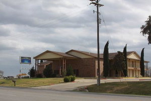 Coachway Inn