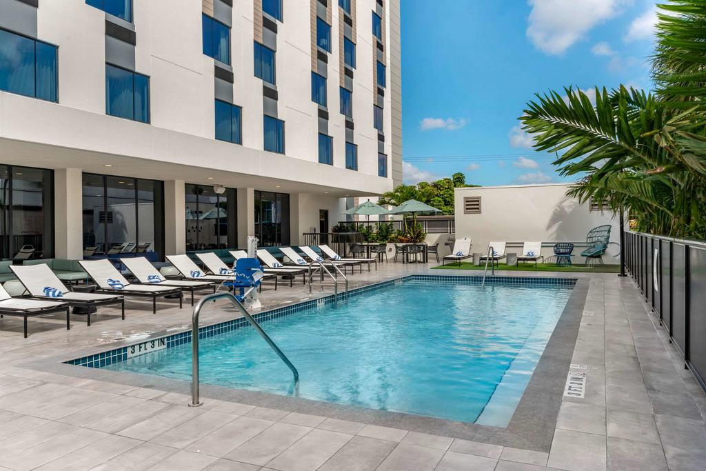 Comfort Inn & Suites Miami International Airport - thumb 1