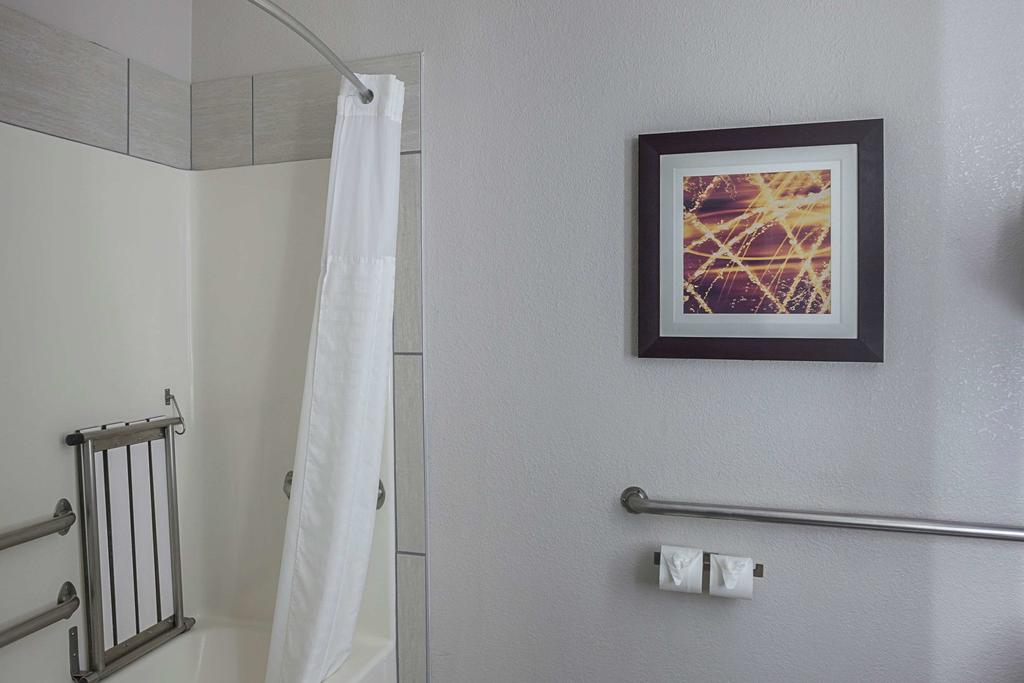 Comfort Suites Lewisville - thumb 1