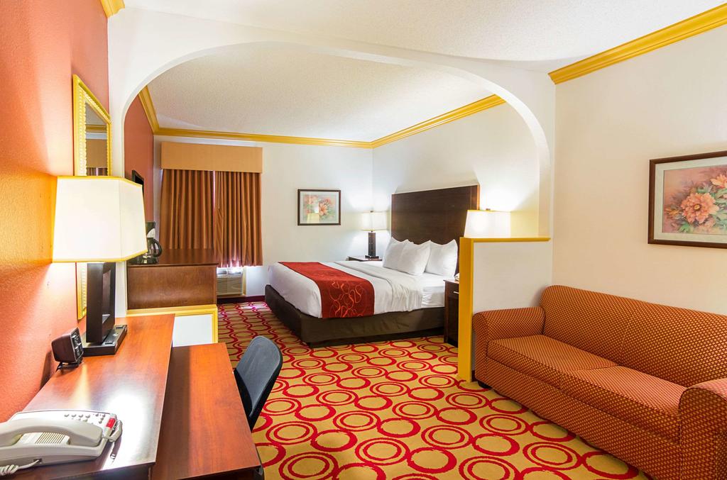 Comfort Suites Lubbock - thumb 1