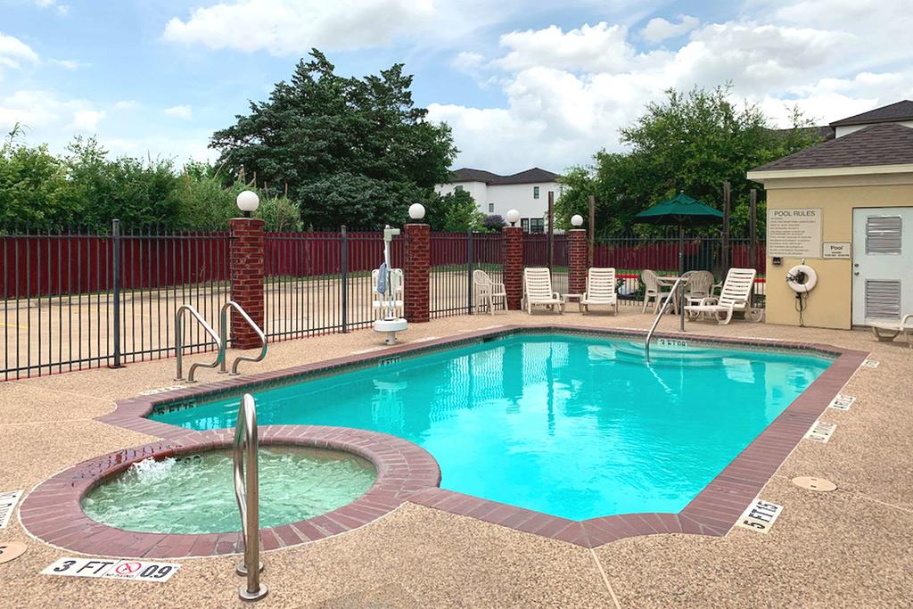 Comfort Suites Texas Avenue - thumb 3