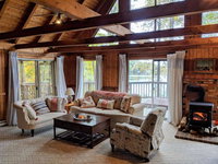 Cozy Cabin Hidden Away on a Lake Accommodation Texas