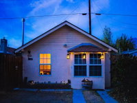 Cozy Muir Cottage - In Town - Pet Friendly Accommodation Texas