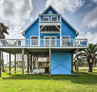 Cozy Surfside Beach House with Deck  Gulf Views - Accommodation Texas