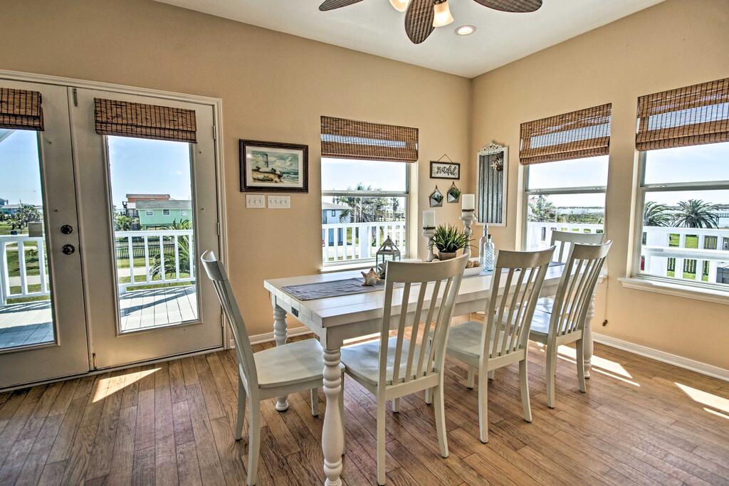 Cozy Surfside Beach House With Deck & Gulf Views! - thumb 3