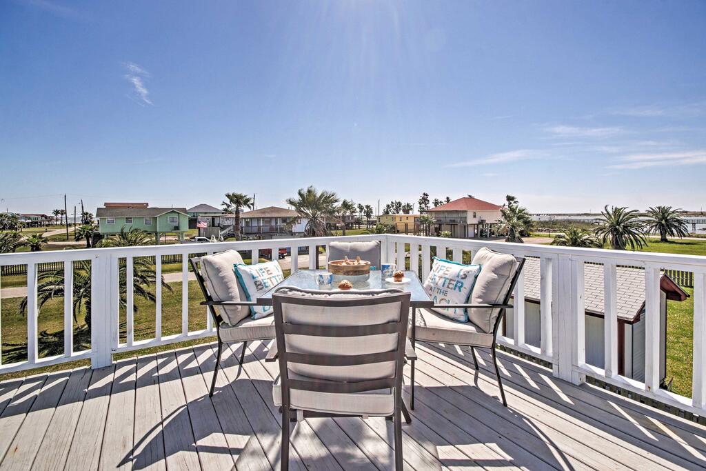 Cozy Surfside Beach House With Deck & Gulf Views! - thumb 1
