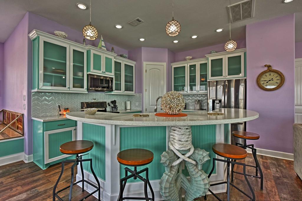 Custom-Built Surfside Beach Home - Walk To Beach! - thumb 0