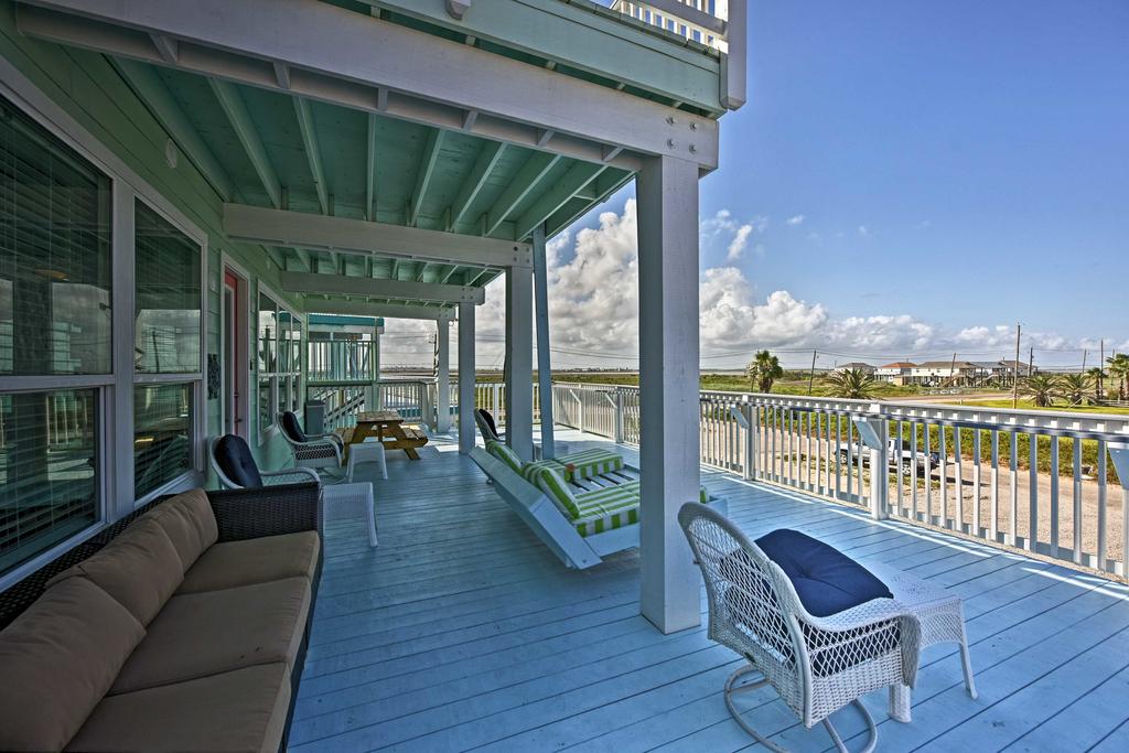 Custom-Built Surfside Beach Home - Walk To Beach! - thumb 2