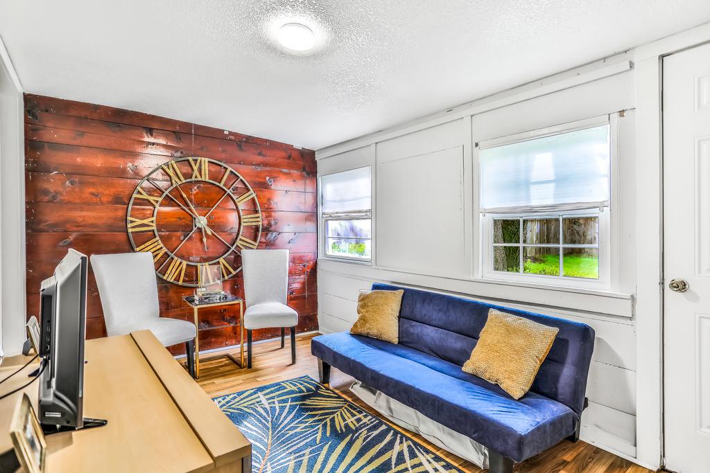 Dallas Cozy Cottage - thumb 3
