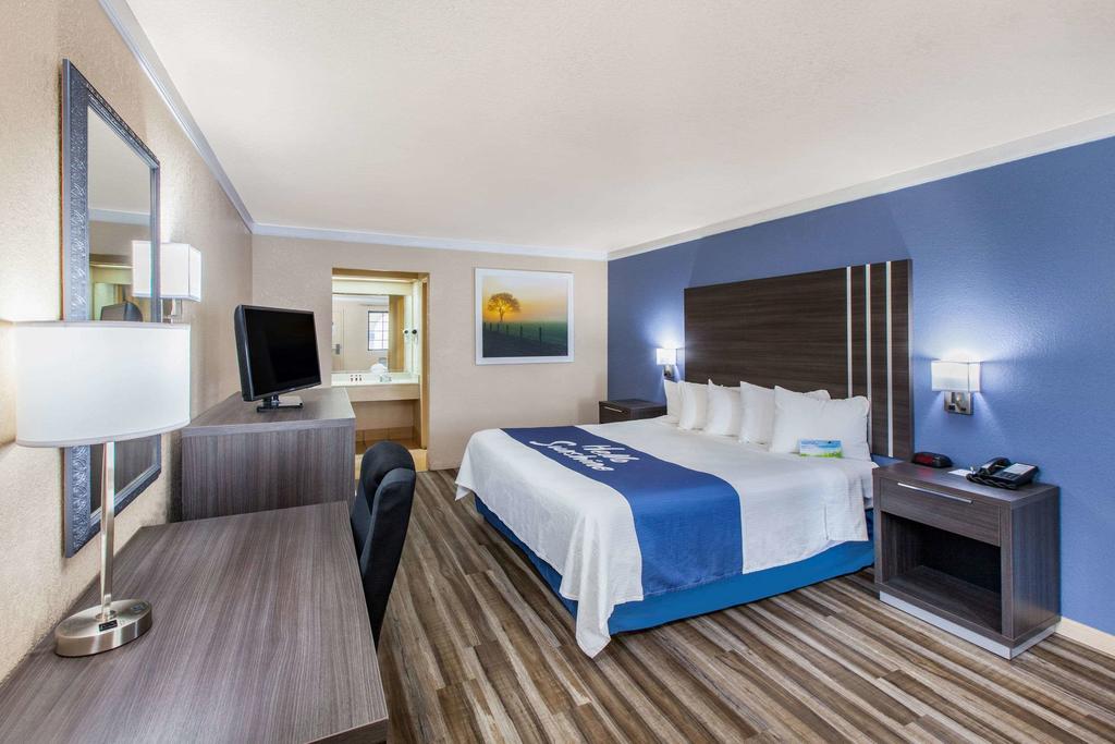 Days Inn & Suites By Wyndham Braunig Lake - thumb 2
