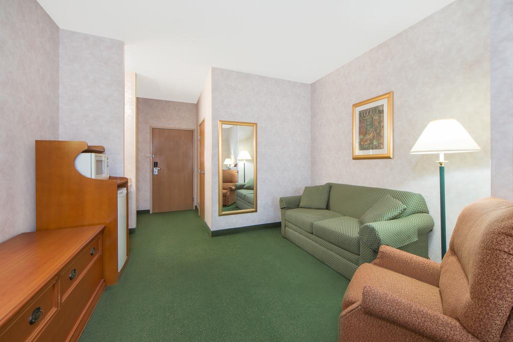 Days Inn & Suites By Wyndham Dumas - thumb 3