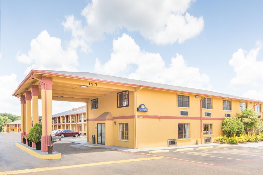 Days Inn & Suites By Wyndham Marshall - thumb 1