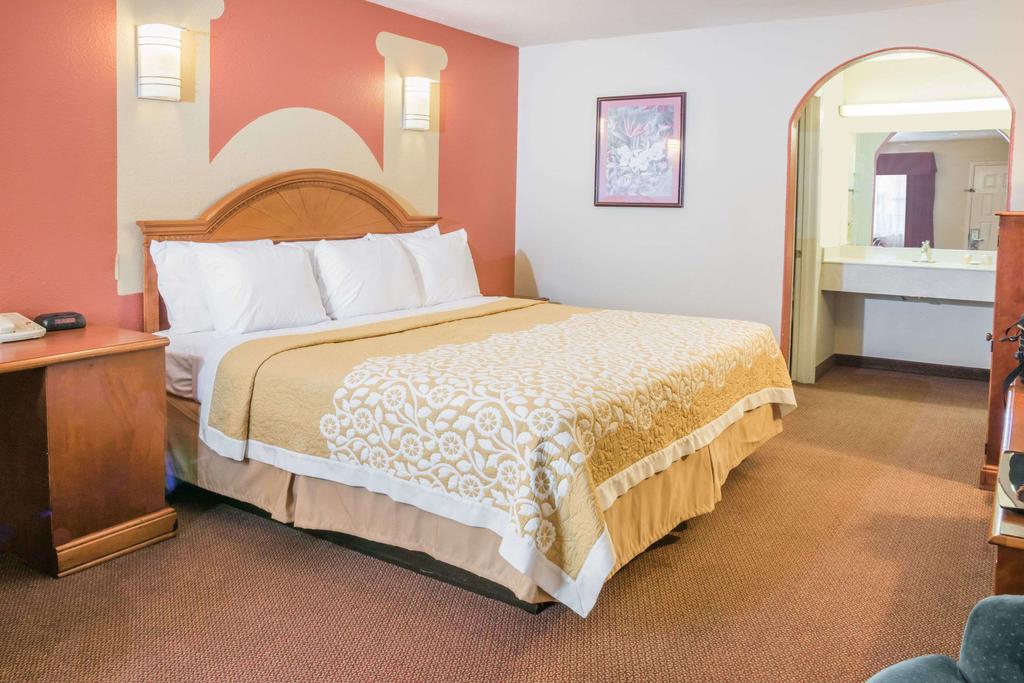 Days Inn By Wyndham Bastrop - thumb 3