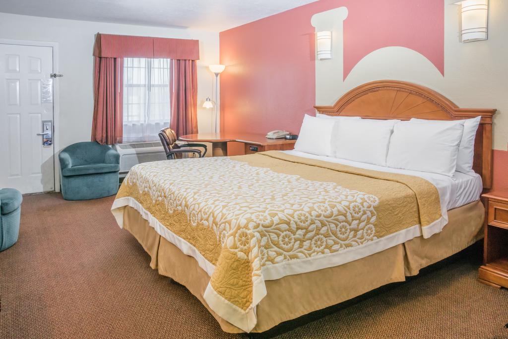 Days Inn By Wyndham Bastrop - thumb 2