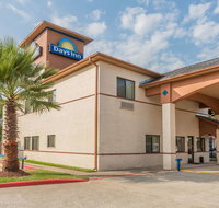 Days Inn by Wyndham Dickinson TX - Accommodation Texas