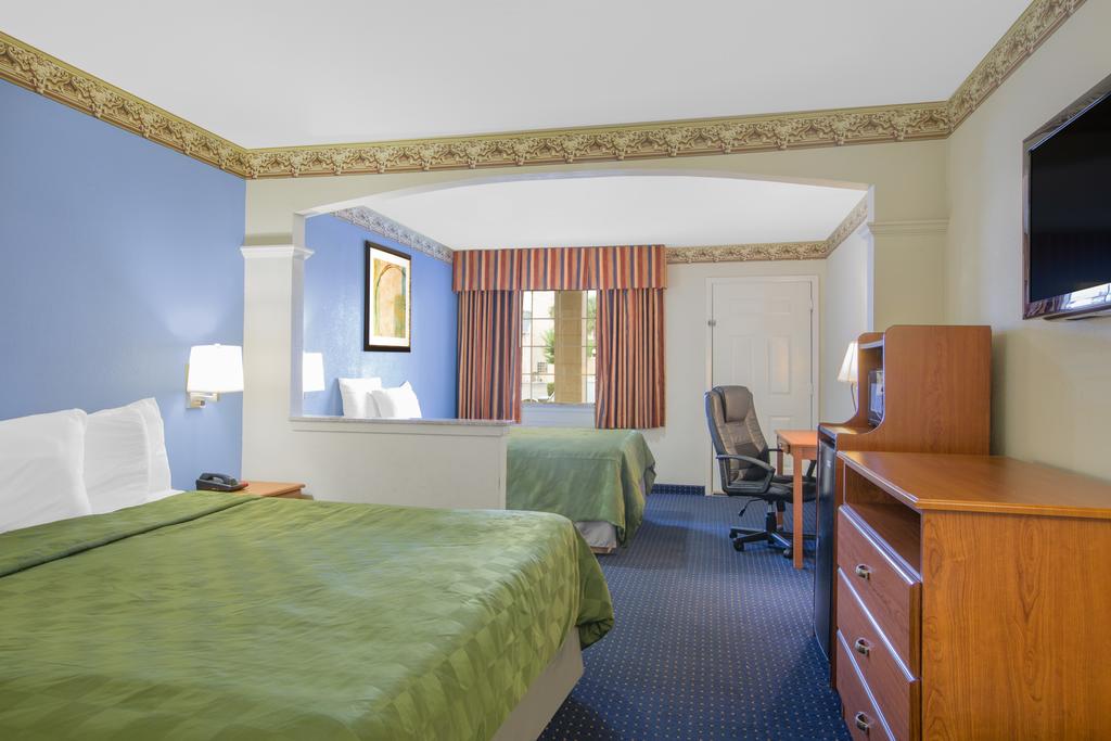 Days Inn By Wyndham Nacogdoches/SFA University/Downtown - thumb 2
