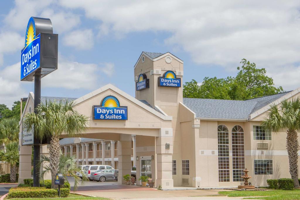 Days Inn By Wyndham Nacogdoches/SFA University/Downtown - thumb 0