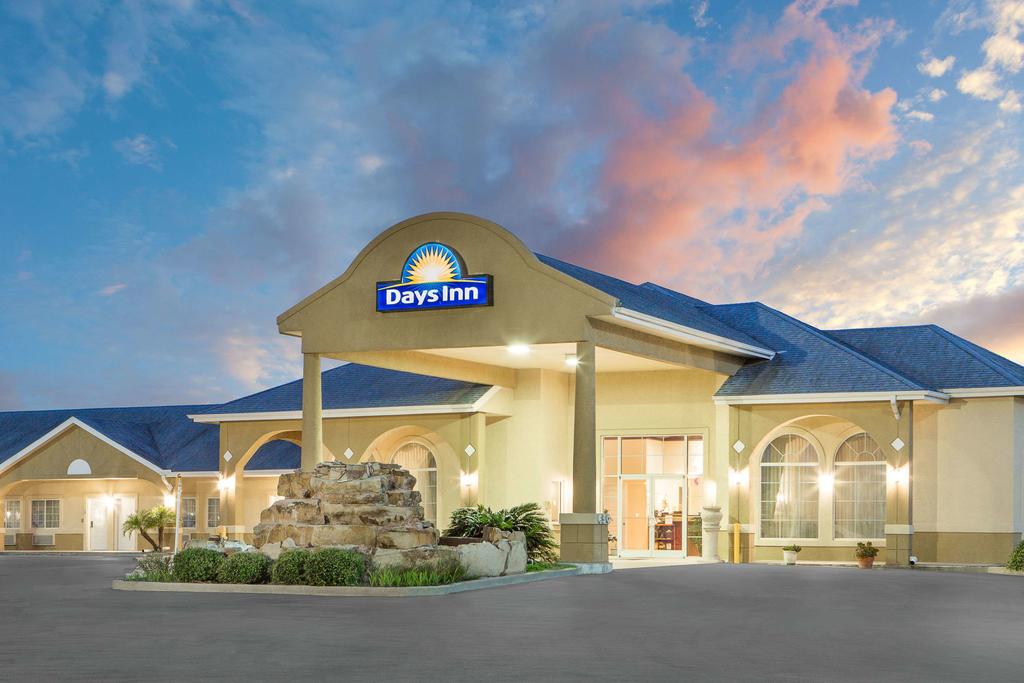 Days Inn By Wyndham Robstown - thumb 0
