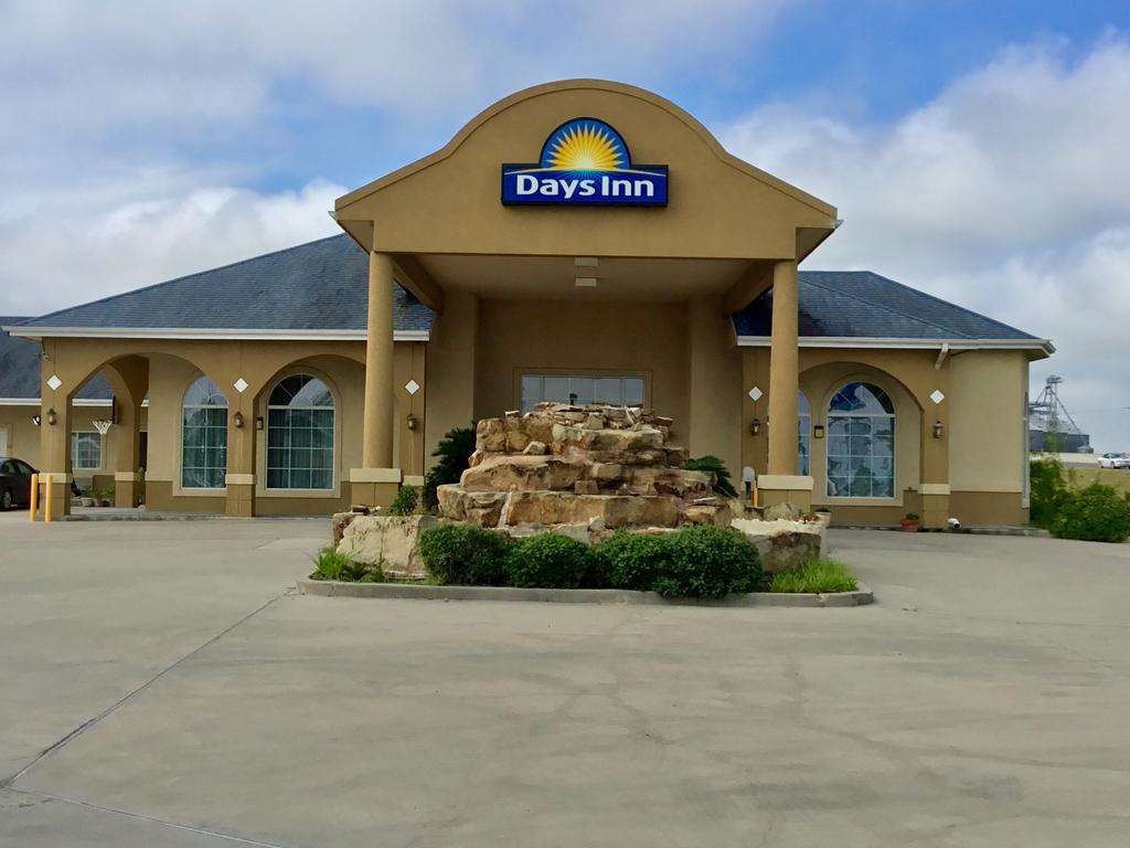 Days Inn By Wyndham Robstown - thumb 1