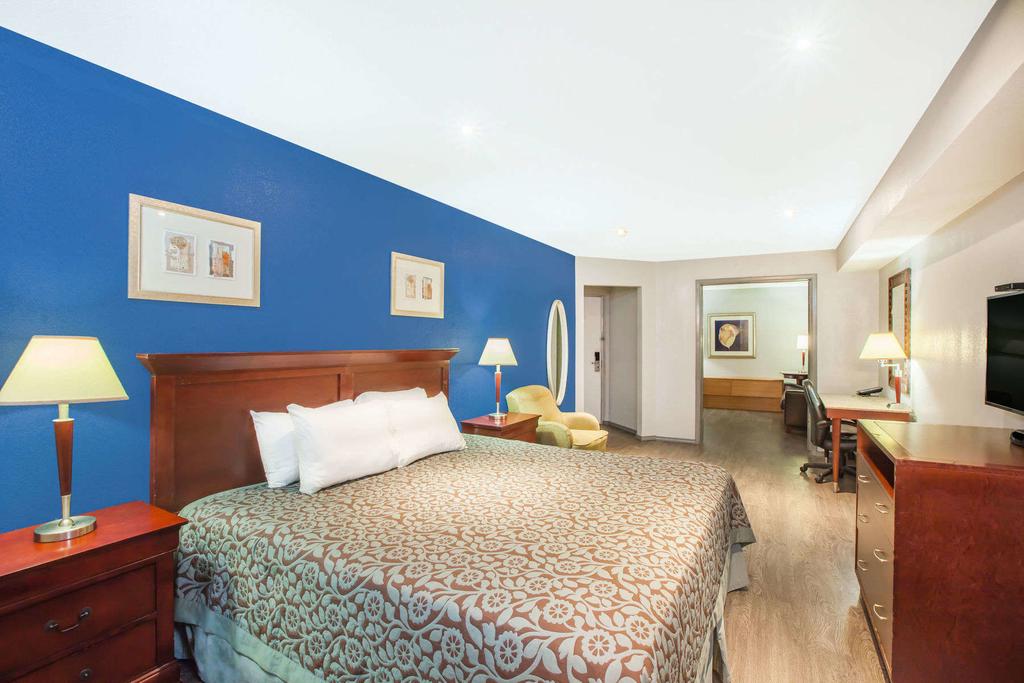Days Inn By Wyndham San Antonio Alamo/Riverwalk - thumb 1