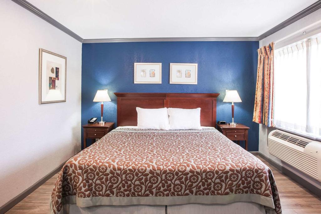 Days Inn By Wyndham San Antonio Alamo/Riverwalk - thumb 2