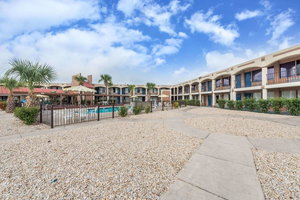 Days Inn By Wyndham San Antonio Splashtown/ATT Center