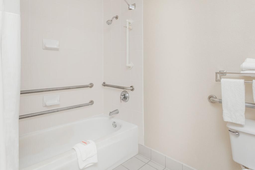 Days Inn By Wyndham Seguin TX - thumb 3