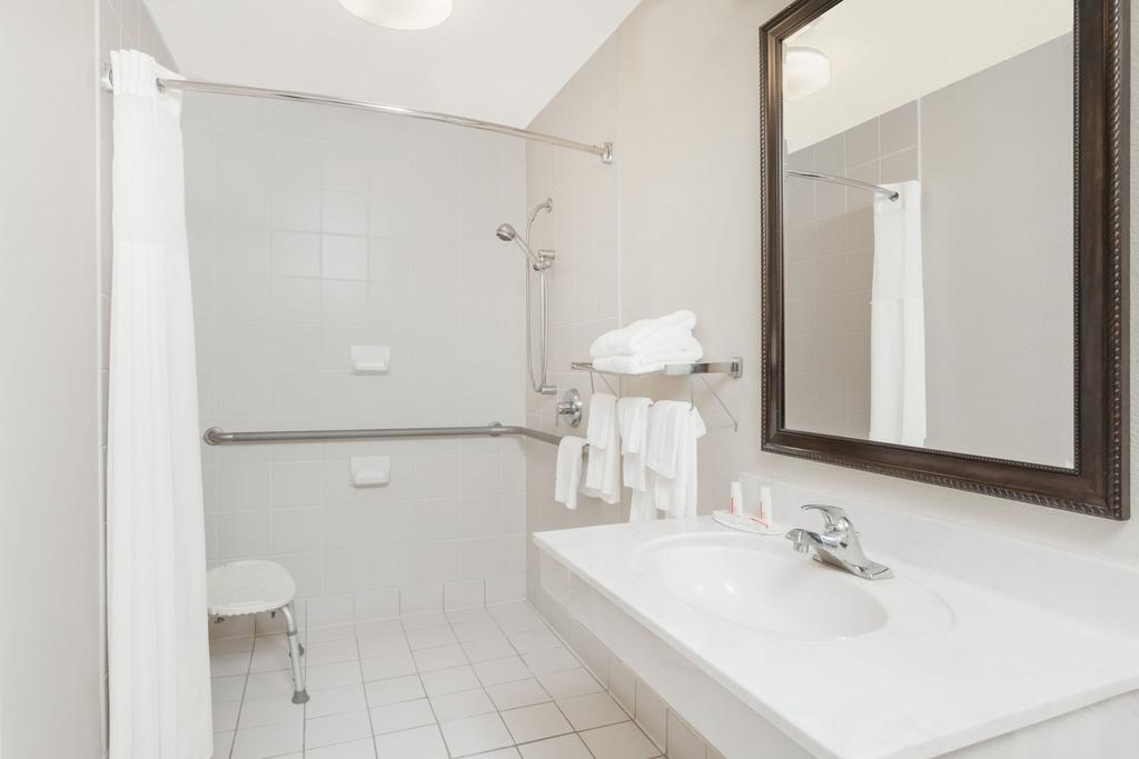 Days Inn By Wyndham Seguin TX - thumb 2