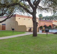 Days Inn by Wyndham Uvalde - Accommodation Texas