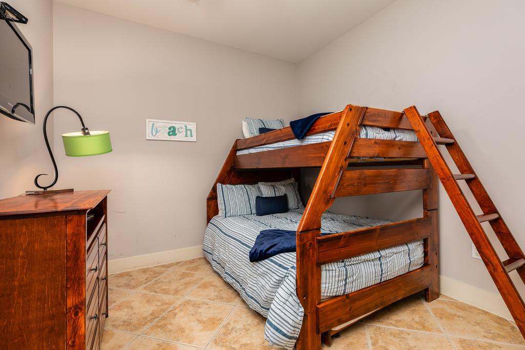 Diamond Beach Condos - thumb 2