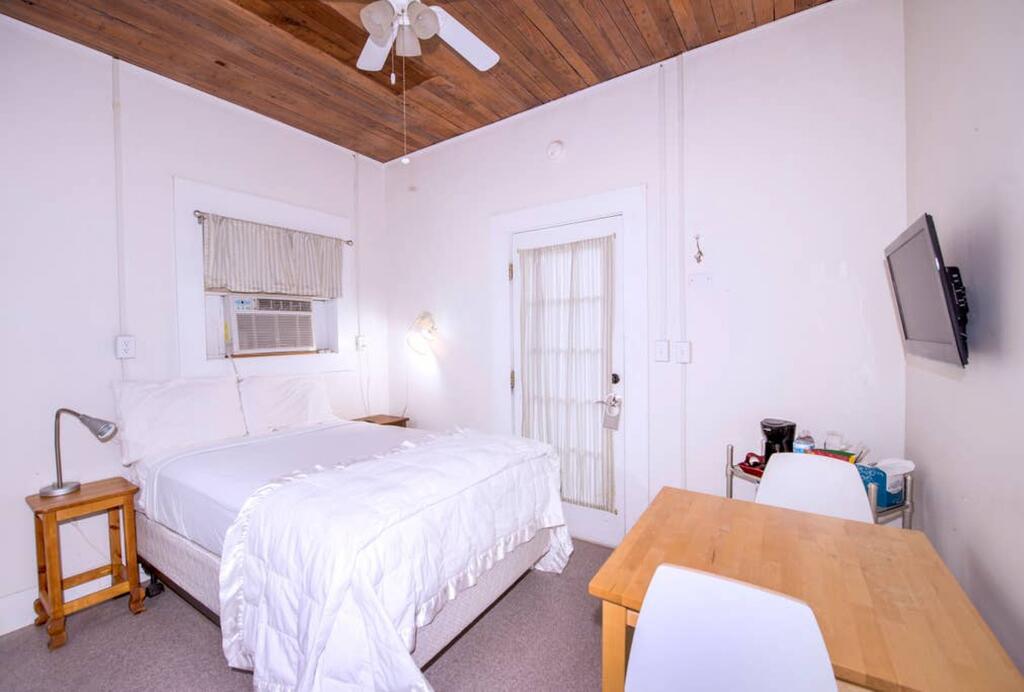 Dragonfly Cottage 1 Of 5 Listings Downtown