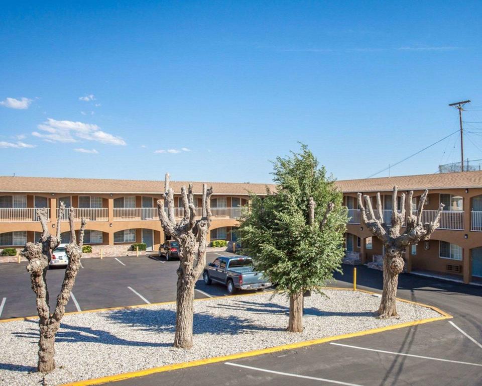 Econo Lodge On Historic Route 66 - thumb 1