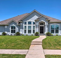 Elegant Frisco Home with Yard Less Than 1 Mi to Golf - Accommodation Texas